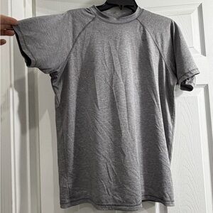 Nike dri fit Men's Heather Gray Short Sleeve Tee